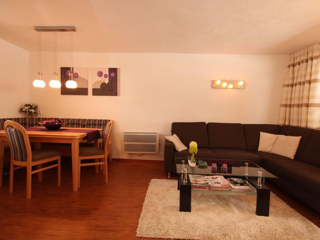 Boutique Apartment In Brixen With Mountain View Brixen im Thale Ngoại thất bức ảnh